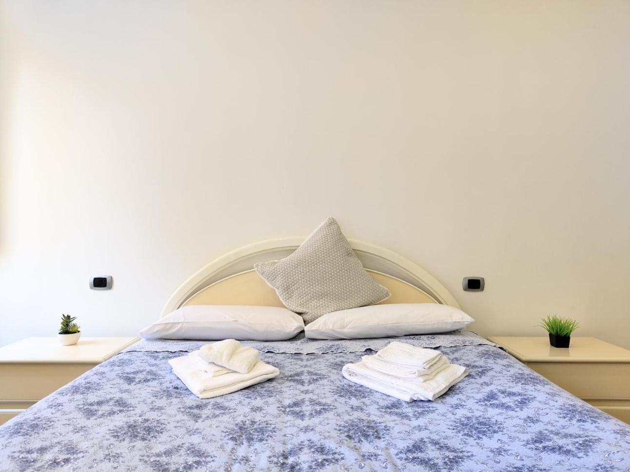 Trieste Stazione - Free Wifi Apartment Bagian luar foto