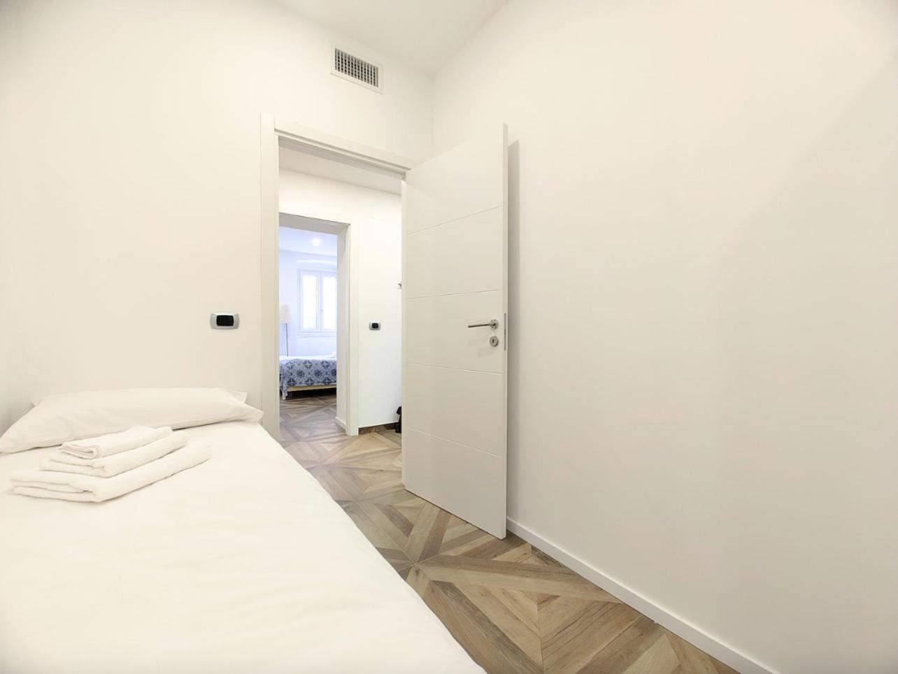 Trieste Stazione - Free Wifi Apartment Bagian luar foto